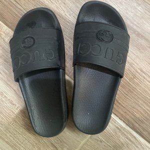 Gucci Women Logo Slide Slip-On Sandals Made Italy Black Rubber 525140 37 US 6